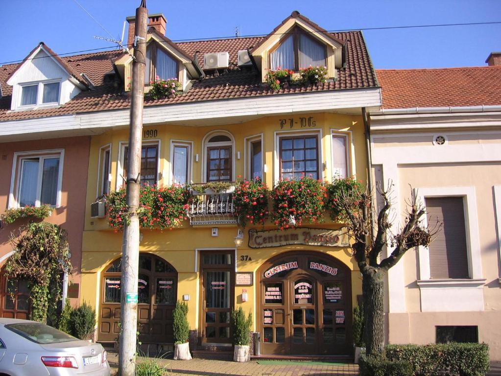 Centrum Panzio Debrecen Luaran gambar